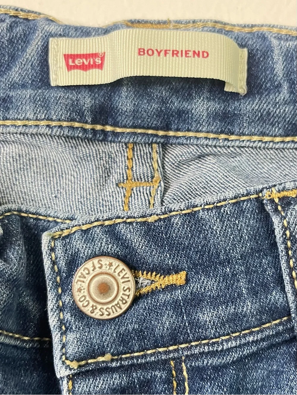 Levi's Boyfriend Distressed Medium Wash Jeans Girls Size 12 Reg